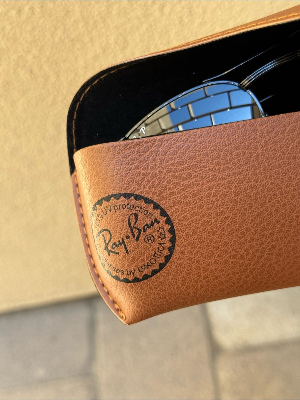 Ray-Ban Signet Sunglasses Black w Leather Case